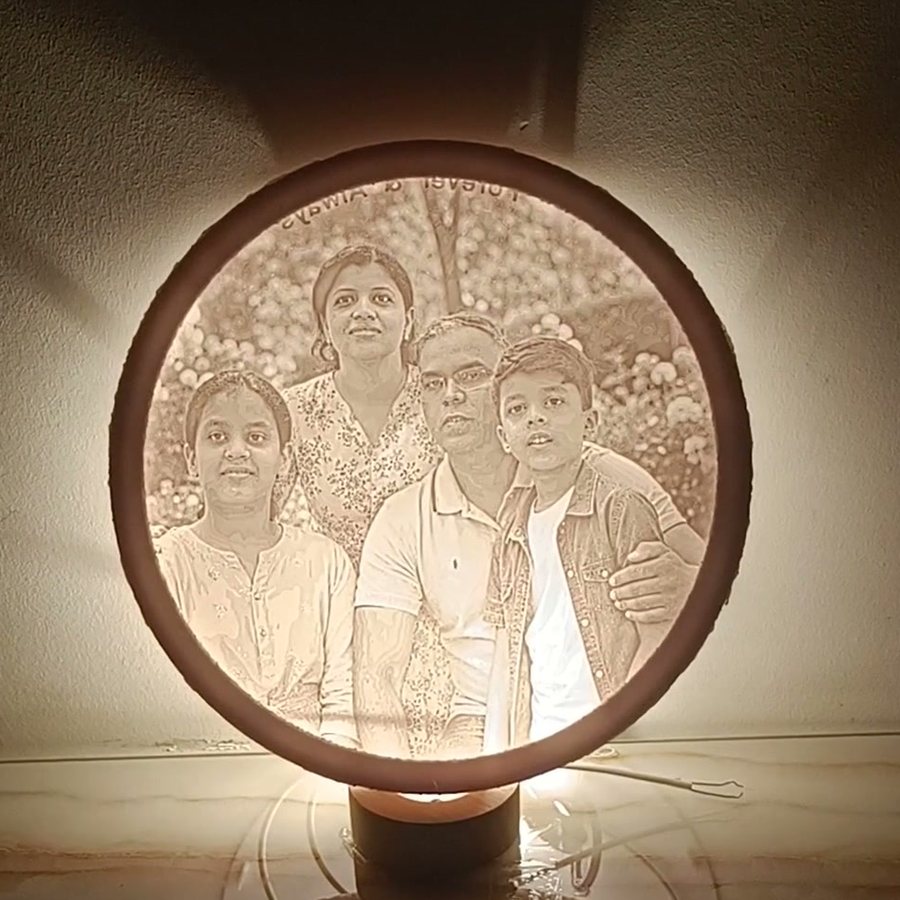 3D printed lithophane lamp — family photo carved in light, Pune